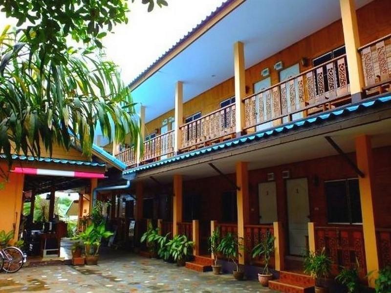 Tamarind Guesthouse Kanchanaburi Bagian luar foto