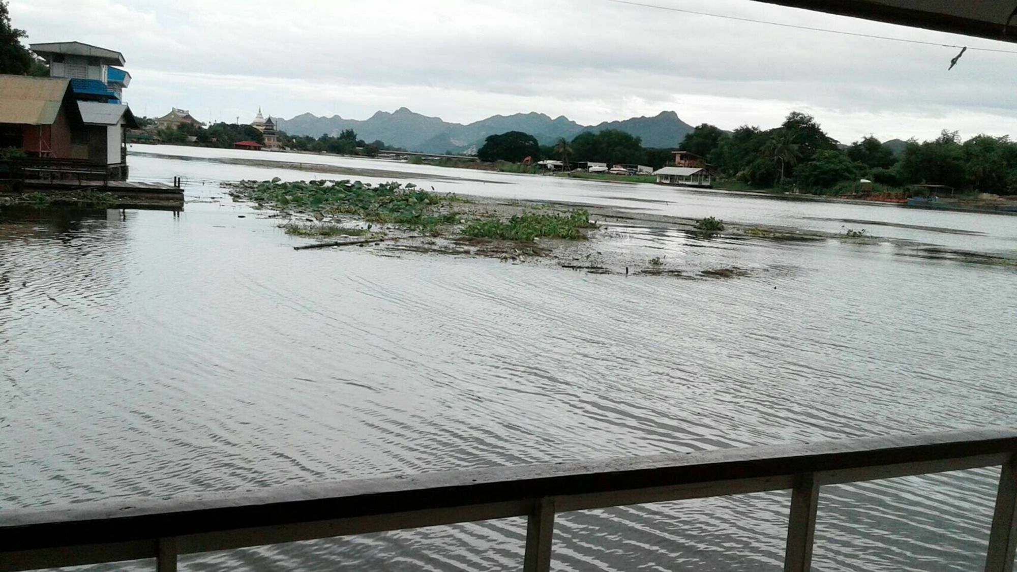 Tamarind Guesthouse Kanchanaburi Bagian luar foto